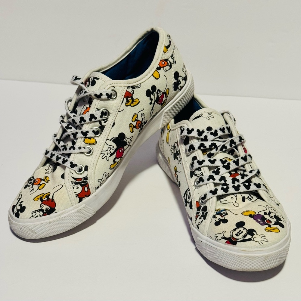 Disney Parks Mickey Mouse Women’s 6 Canvas Tennis Casual Shoes Lace Up Sneakers